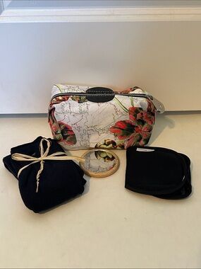 Templerley London Floral Map Print Cosmetic Pouch - White & Red Flowers